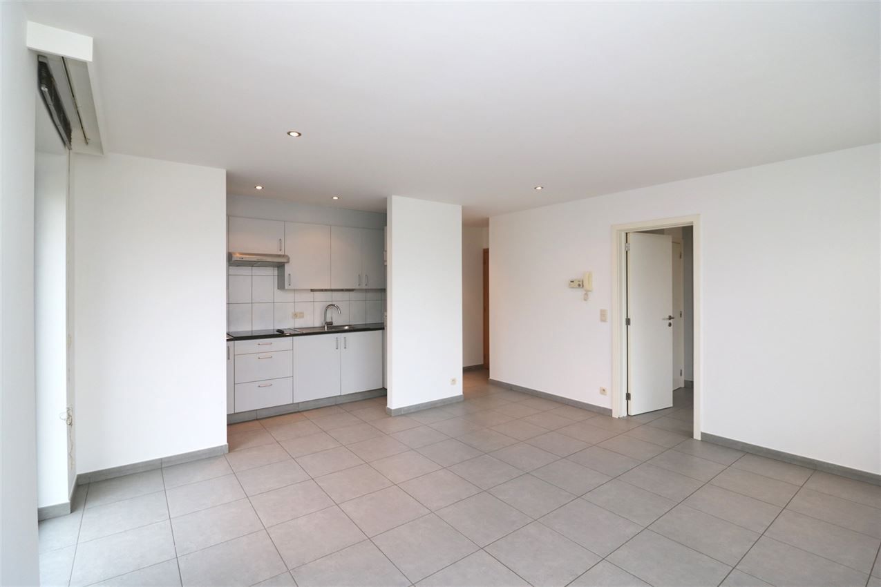 Gelijkvloers app met 1 slpk, terras, nabij station foto 8