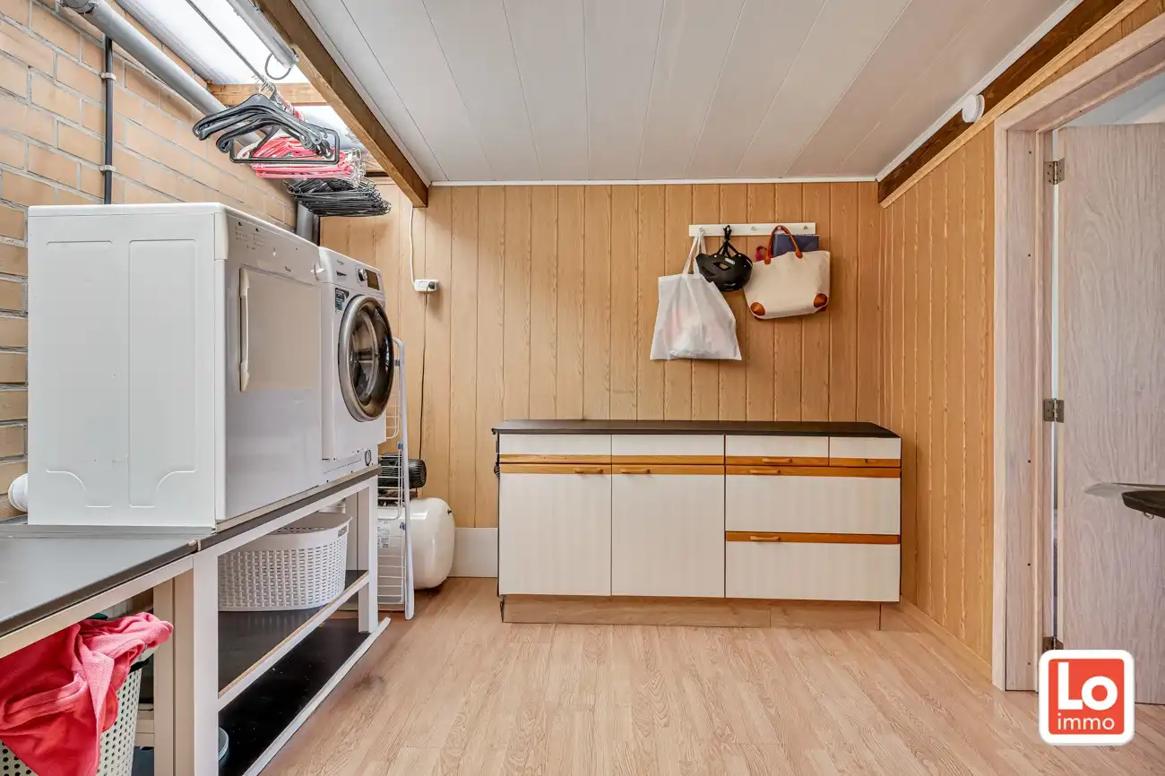 Landelijk gelegen half open woning met ruim bijgebouw (ca. 65m) en grote tuin met open zicht tussen Hijfte en Lochristi. foto 12