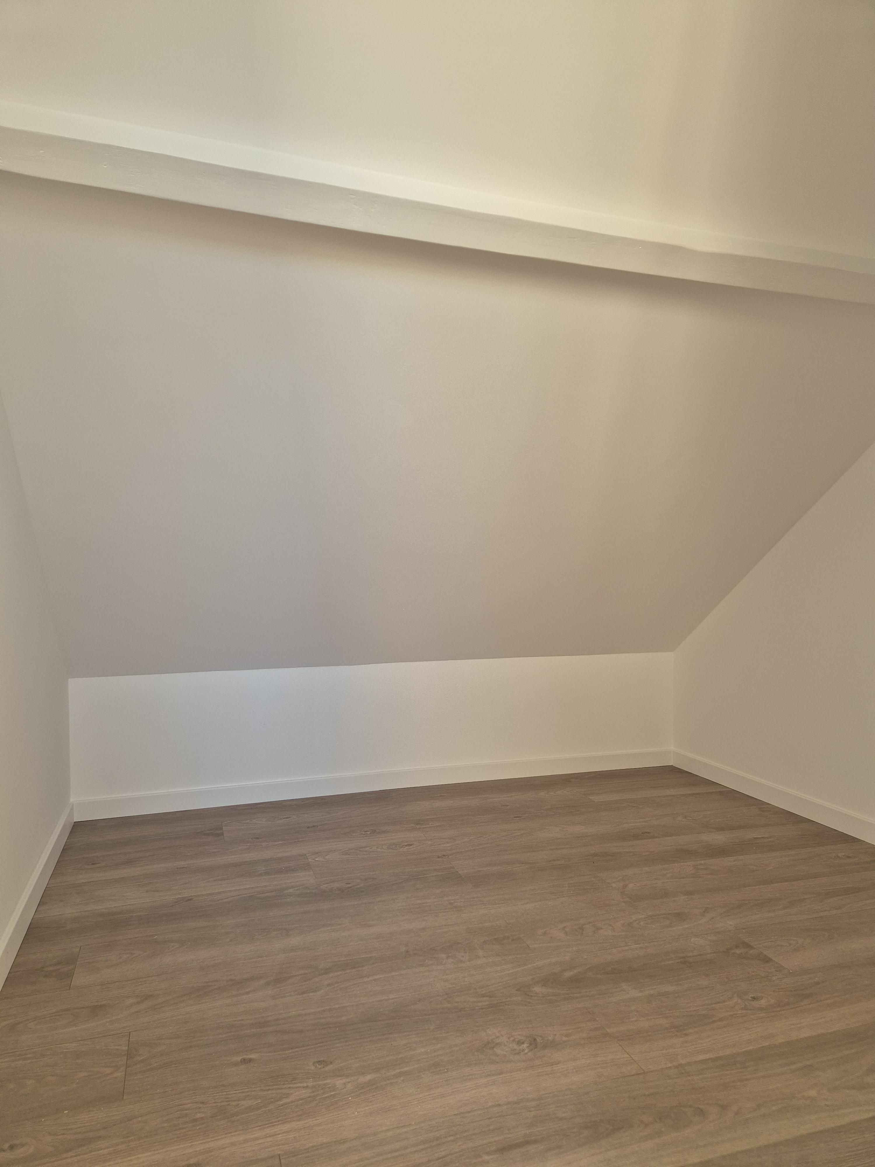 Leuke gerenoveerde woning met 4 slaapkamers en tuin foto 22