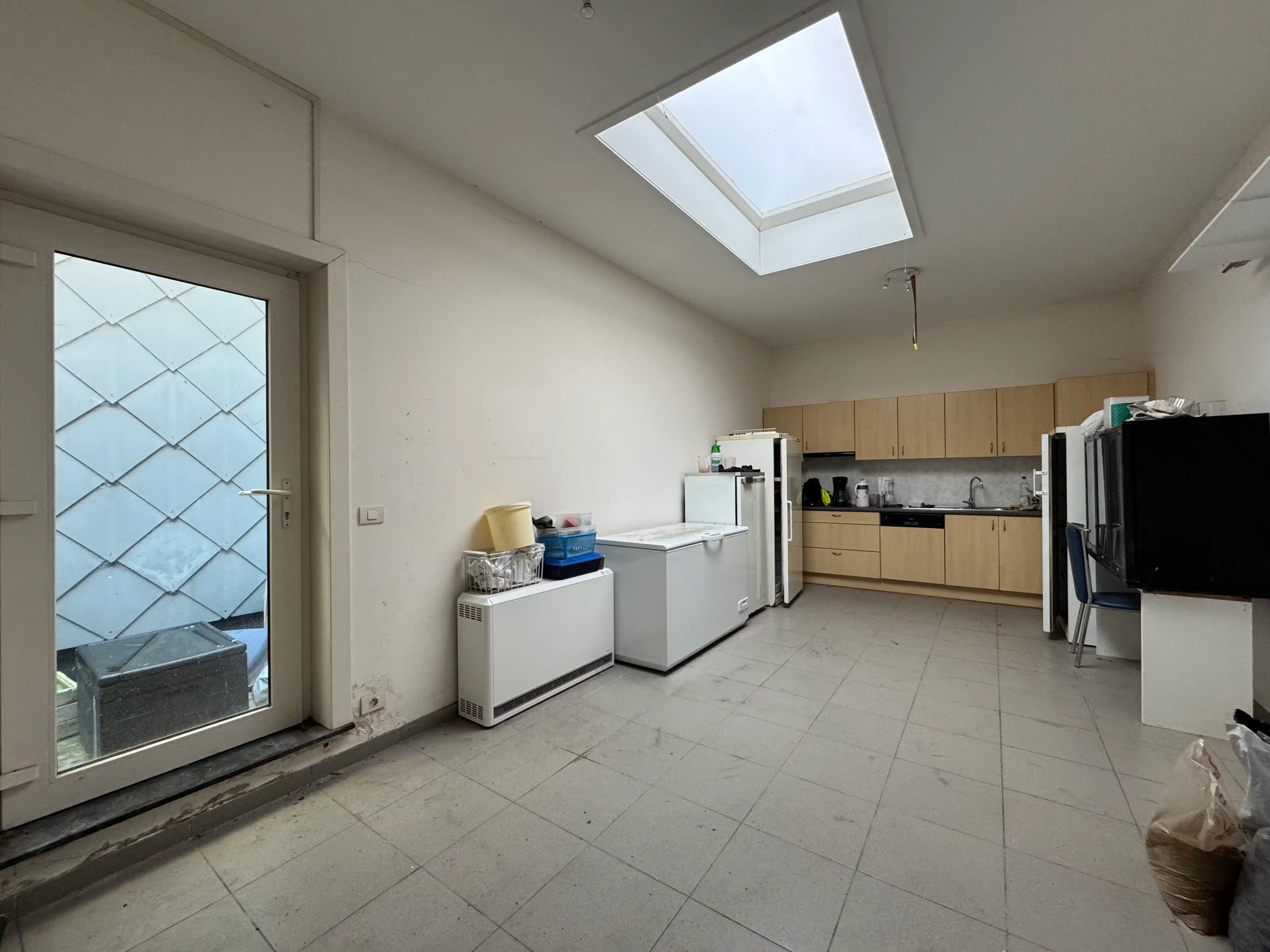 Handelsgelijkvloers 148m² + kelder 65m² foto 8