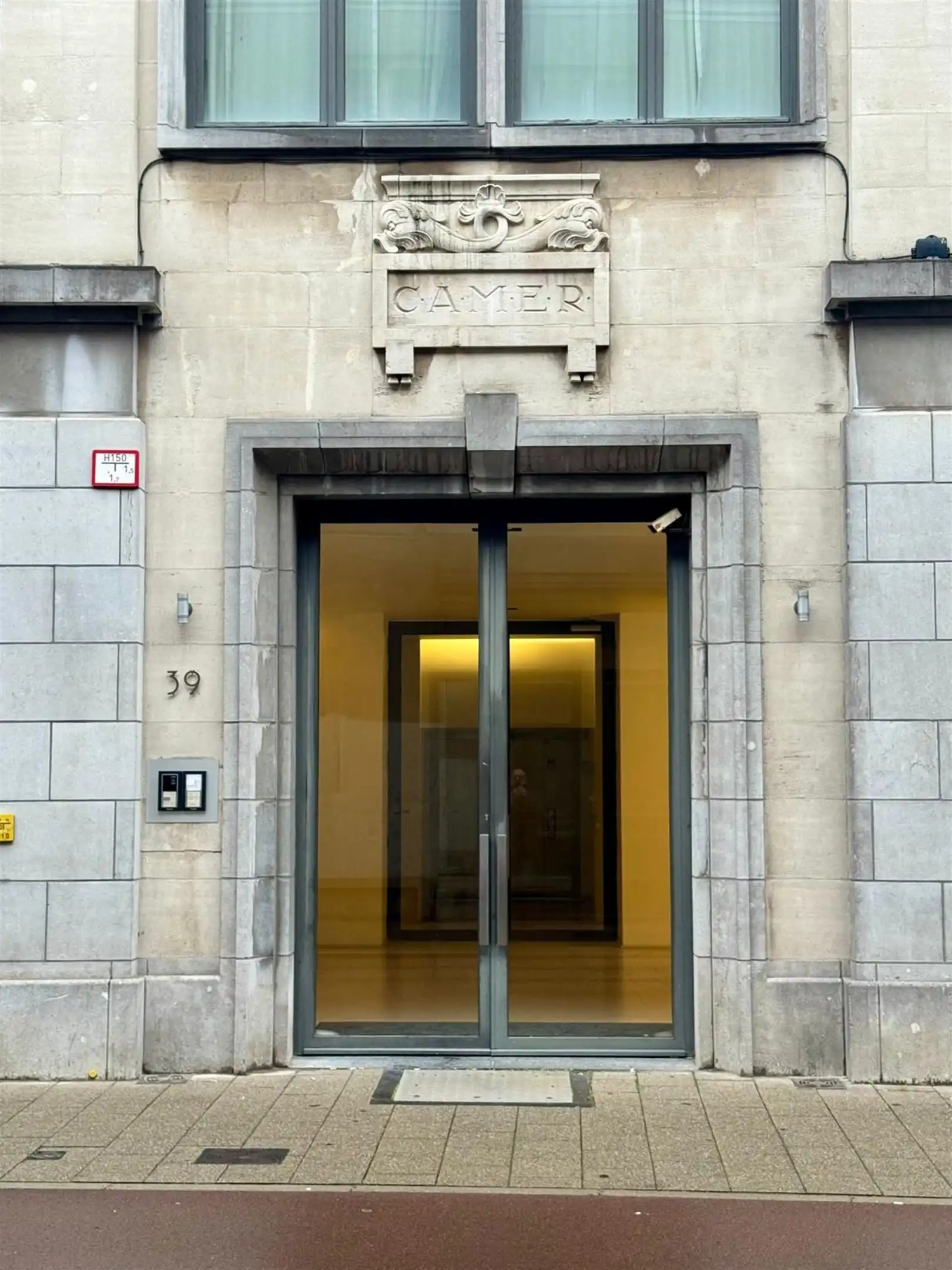 Trendy appartement met terras in historisch stadscentrum foto 16