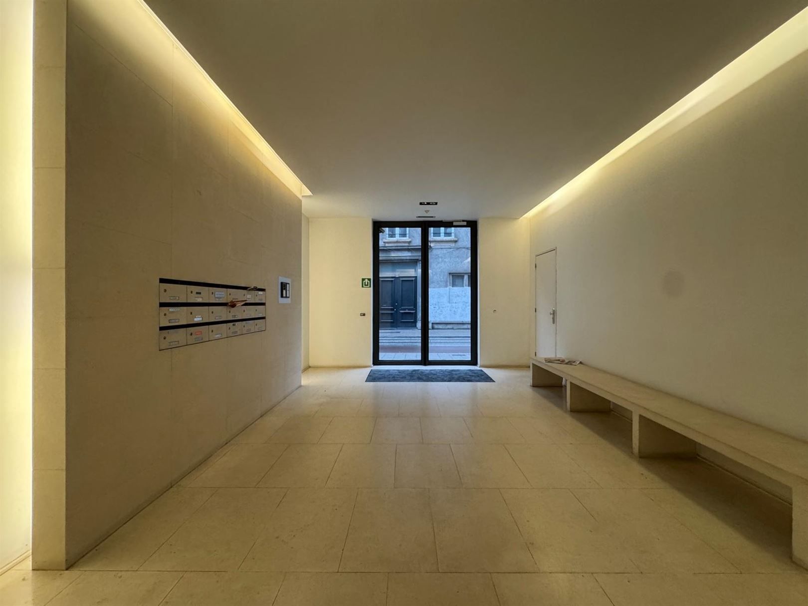 Trendy appartement met terras in historisch stadscentrum foto 16