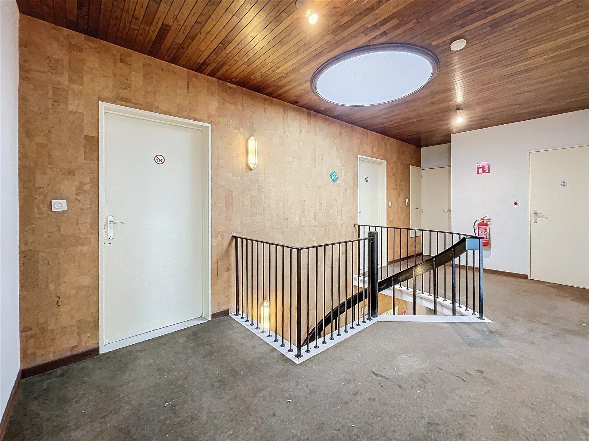 Riant huis (426m²) met 6 slaapkamers en dubbele garage nabij het centrum. foto 19