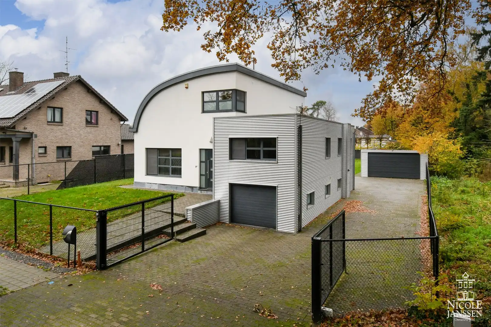 Moderne gezinswoning met bijzondere vormgeving foto 32