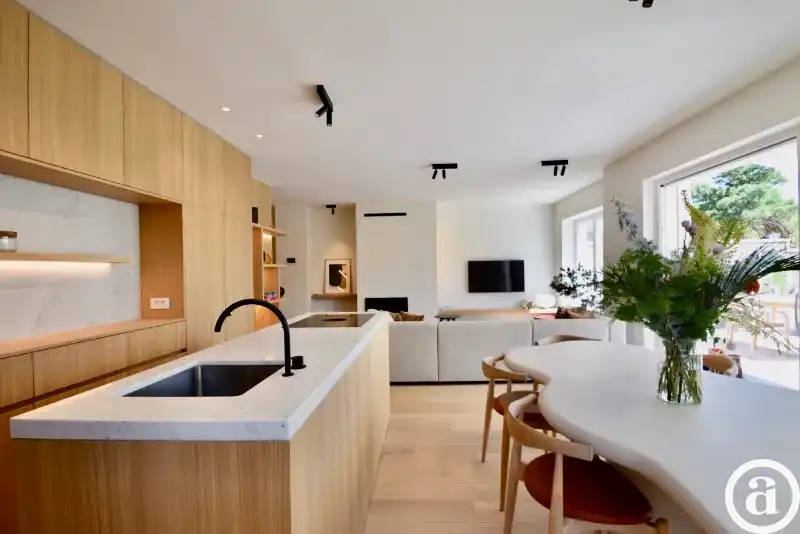 Subliem tuinappartement met zonneterras van 72m²  in een karaktervolle villaresidentie.  foto 4