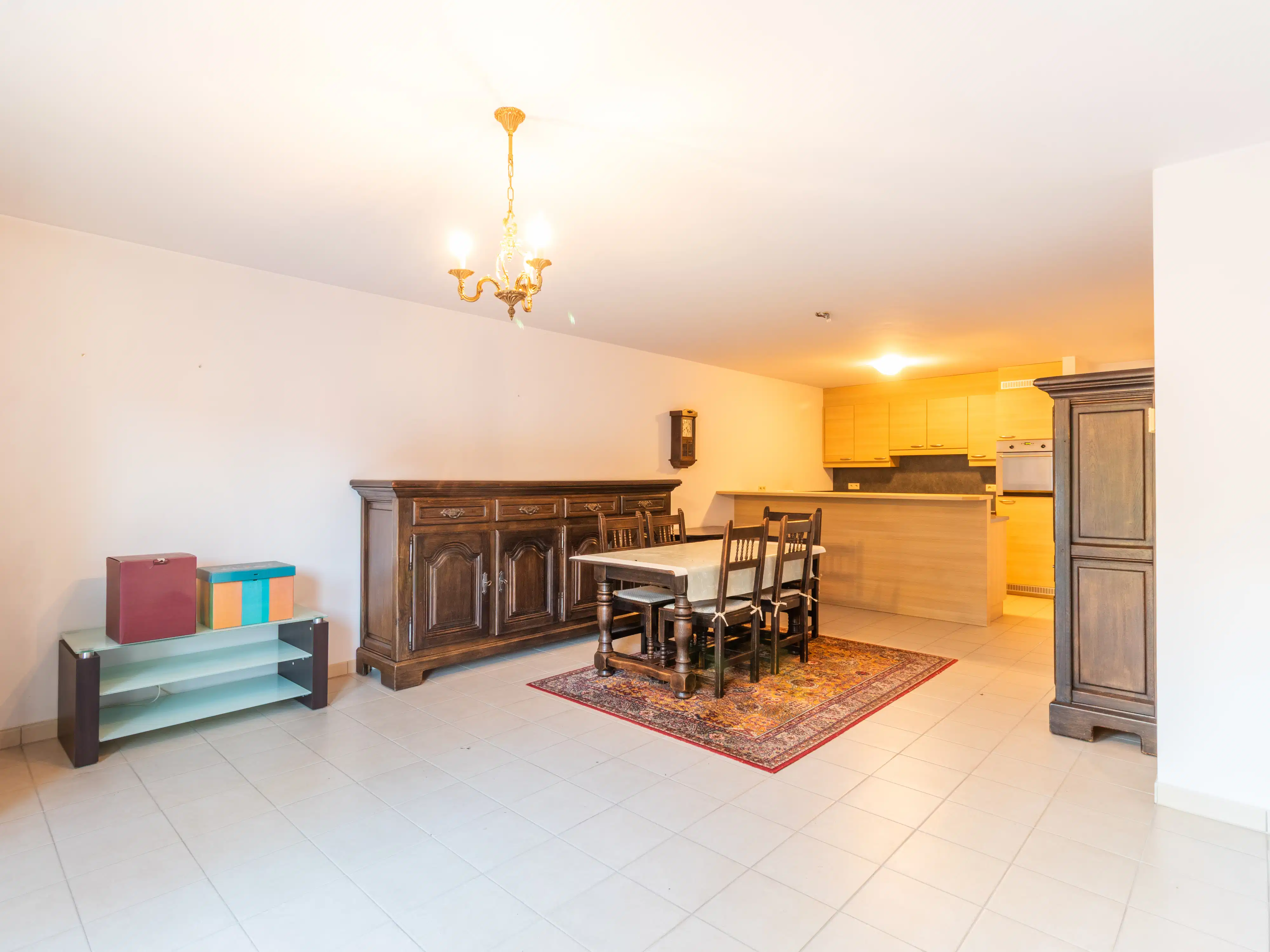 Licht appartement met twee terrassen en autostaanplaats foto 2