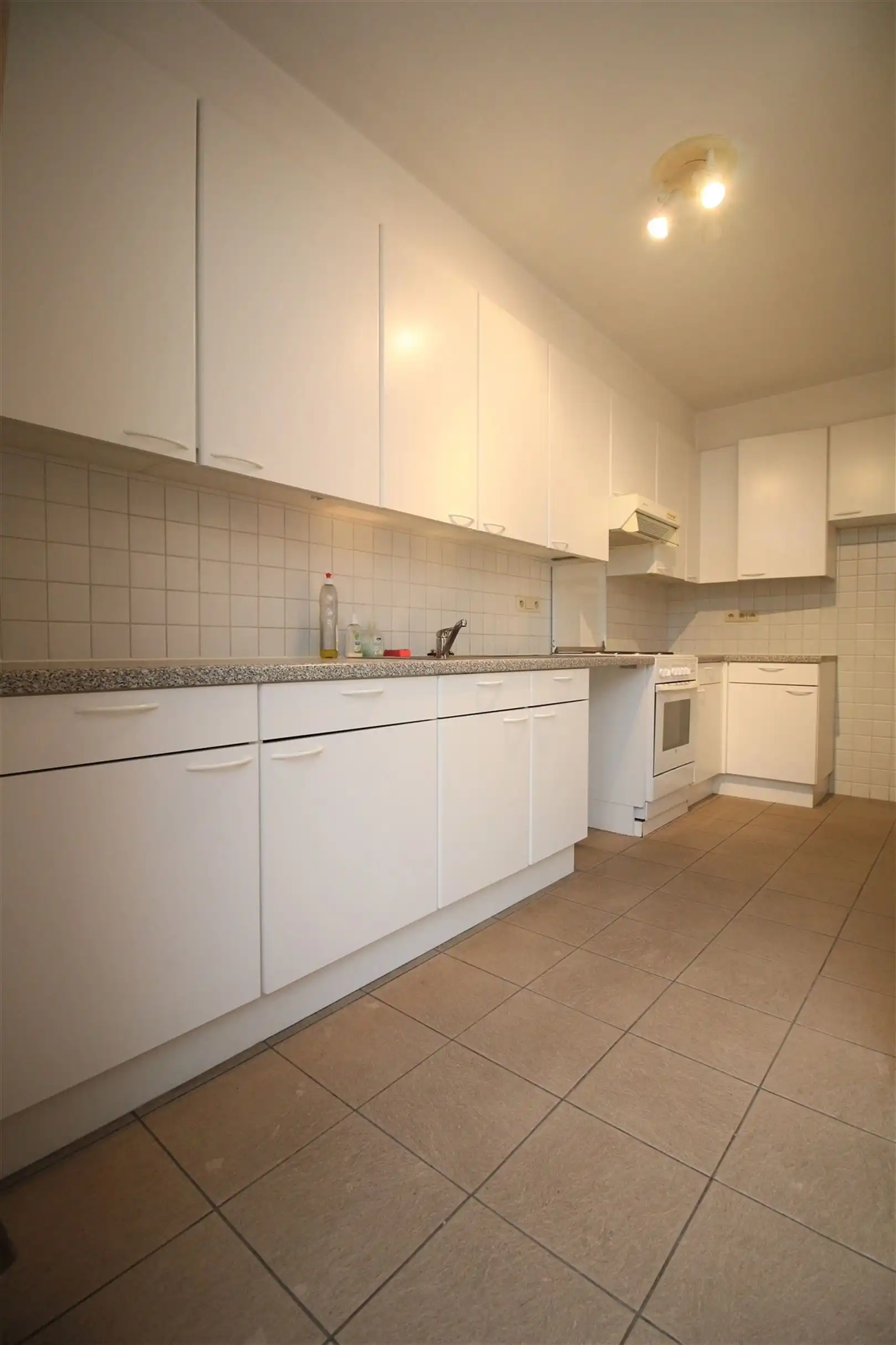 Gelijkvloersappartement met 1 slaapkamer en tuin in centrum Merksem foto 4