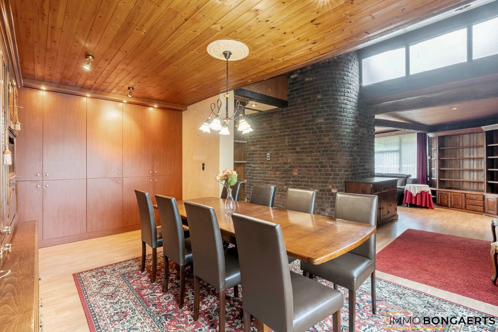 Ruime woning met vier slaapkamers  foto 8