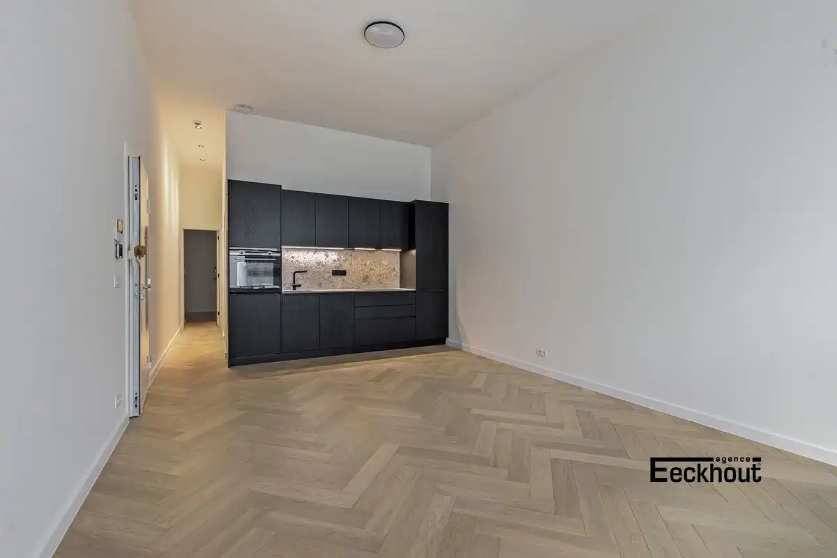 Luxe-appartement op het gelijkvloers met 2 slaapkamers en terras! foto 2