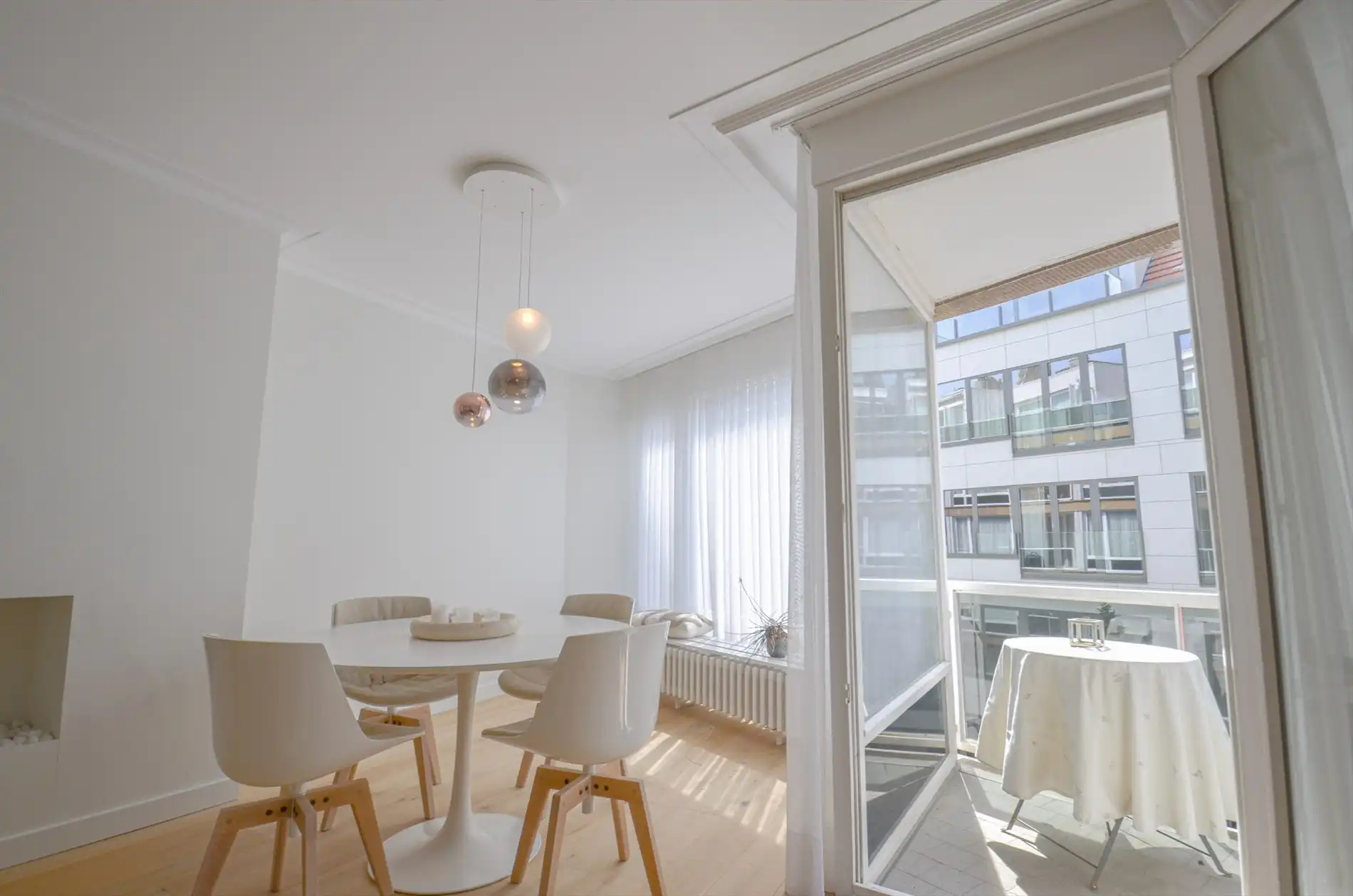 Stijlvol en volledig gerenoveerd appartement op wandelafstand van zee en het commerciële centrum. foto {{pictureIndex}}
