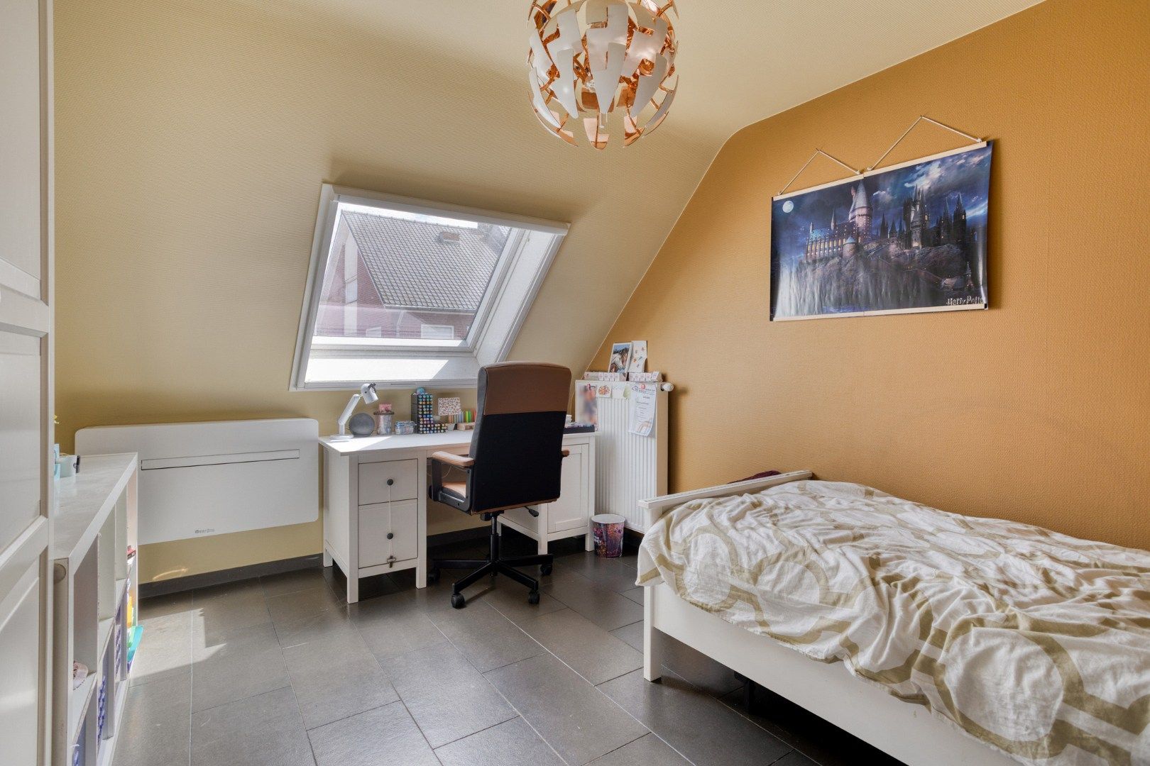 Ruime woning met 3 slaapkamers, garage en tuin! foto 9