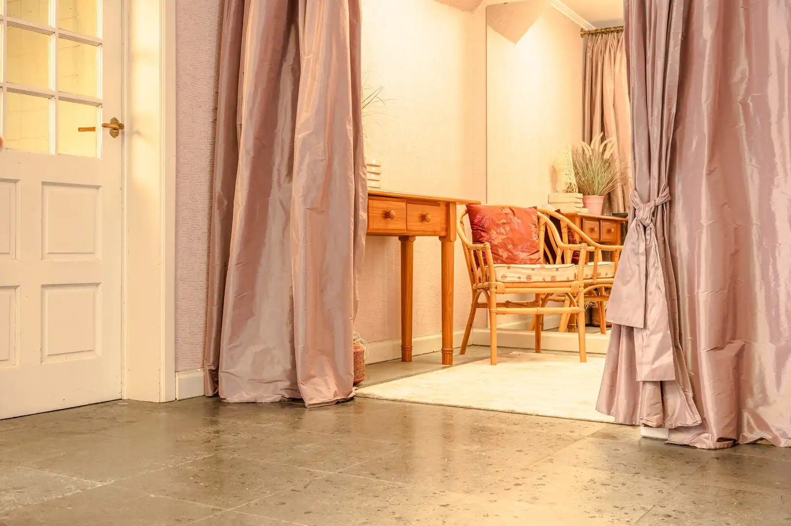 Multifunctioneel handelspand met woning en atelier! foto 8