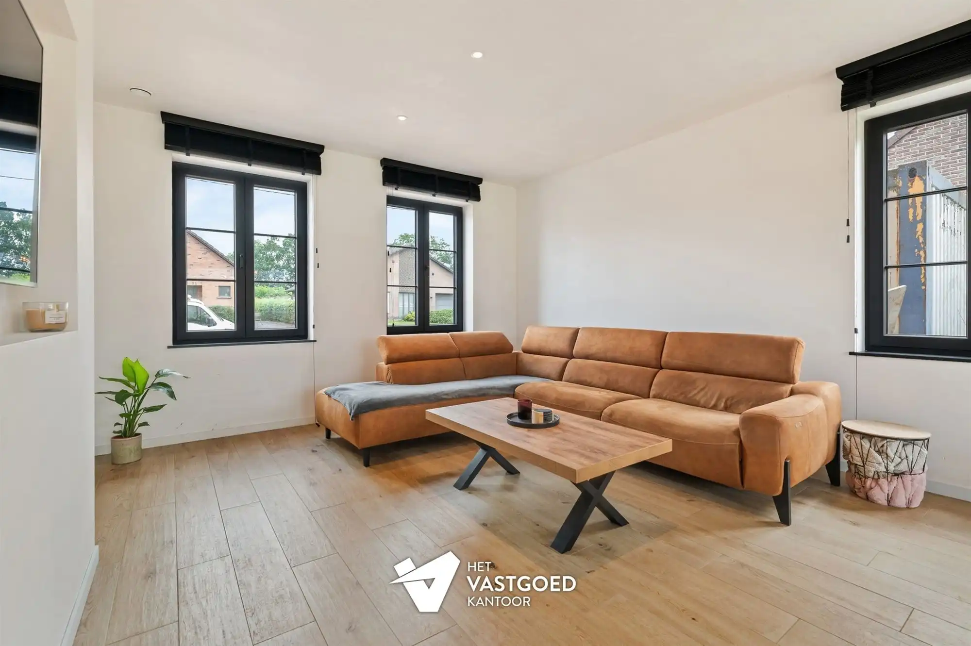 ZEER RUIME RECENTE WONING (266M²) MET LEUKE TUIN TE WIJCHMAAL foto 3
