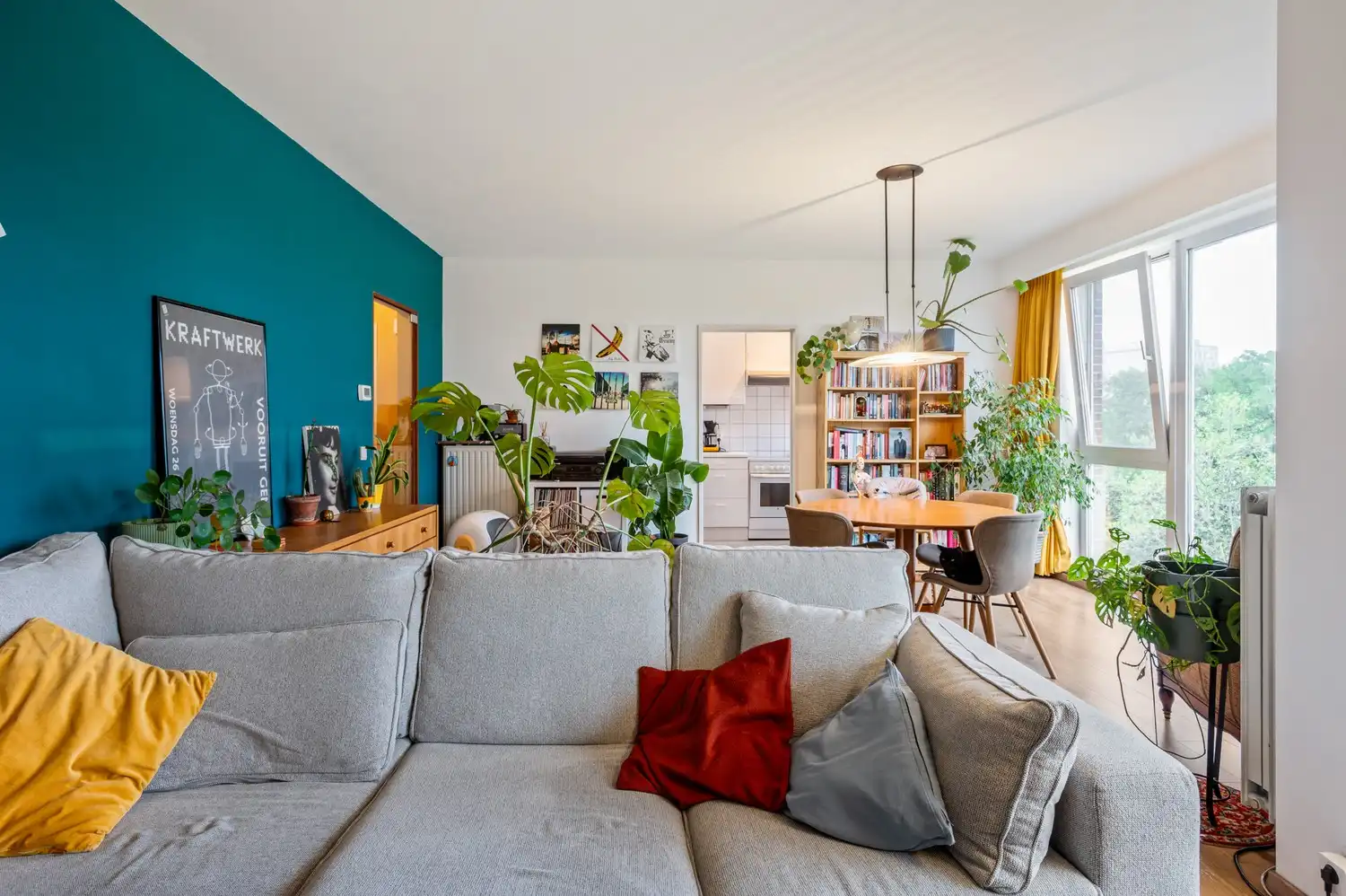Verzorgd appartement met prachtig zicht en 2 slaapkamers! foto 3