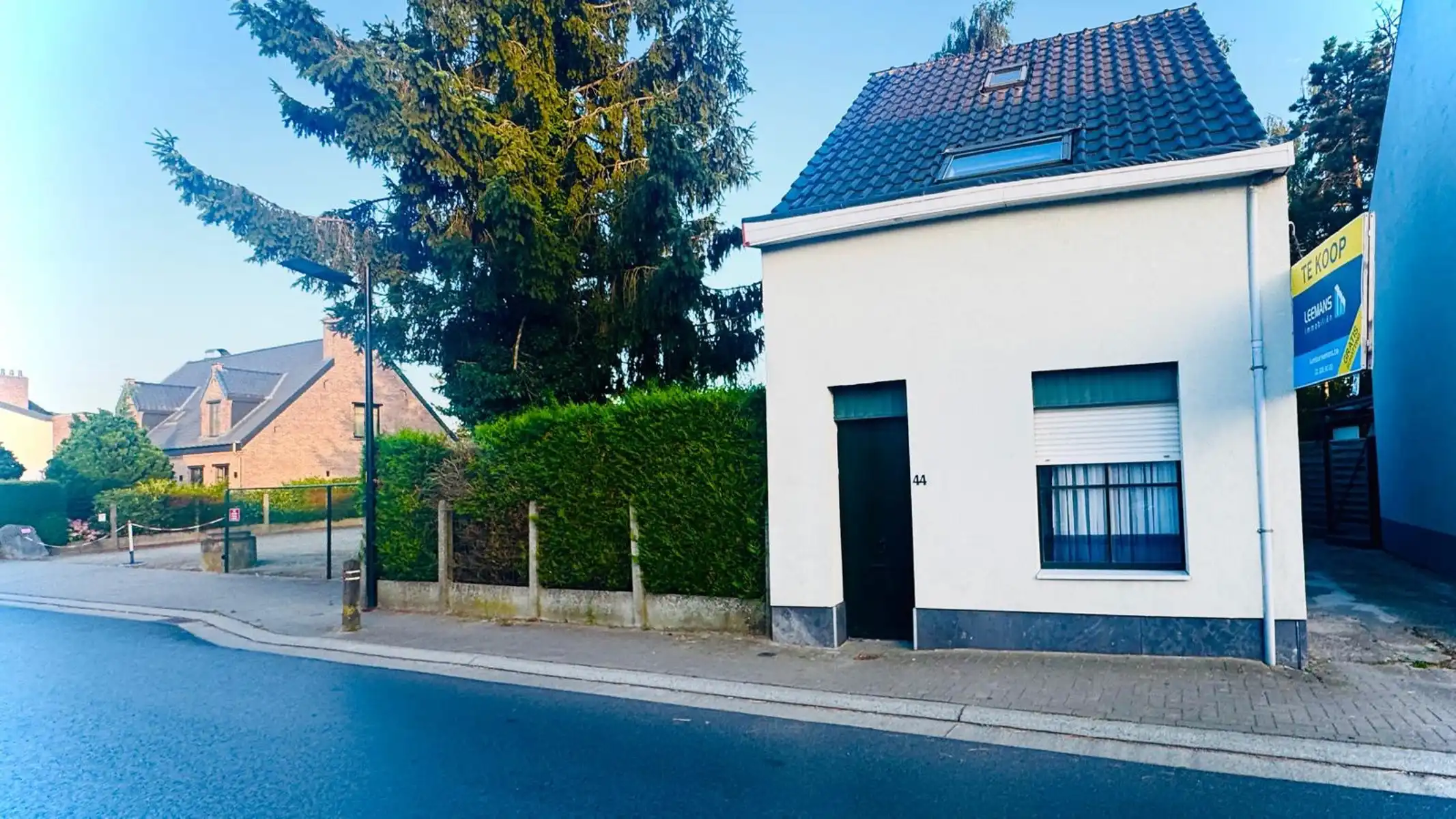 Hoofdfoto van de publicatie: Leemans Immobiliën biedt u deze charmante woning aan op een centrale ligging in Asse
