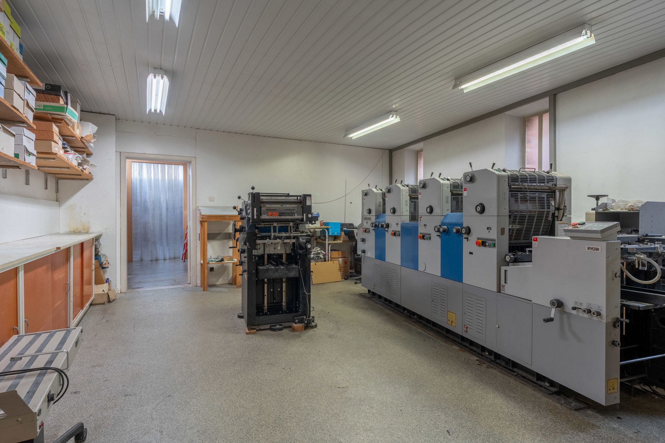 Verrassend ruime handelswoning met bovenliggend appartement. foto 19