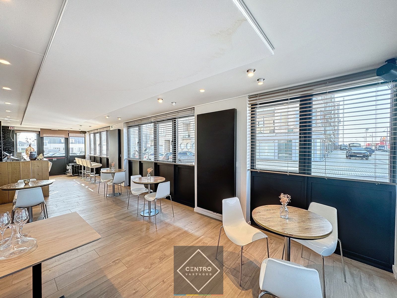 Uniek & exclusief aanbod: Volledig geïnstalleerd HANDELSPAND (restaurant/brasserie), inclusief de VOLLEDIGE inboedel TE KOOP op de zeedijk te Zeebrugge! foto 7