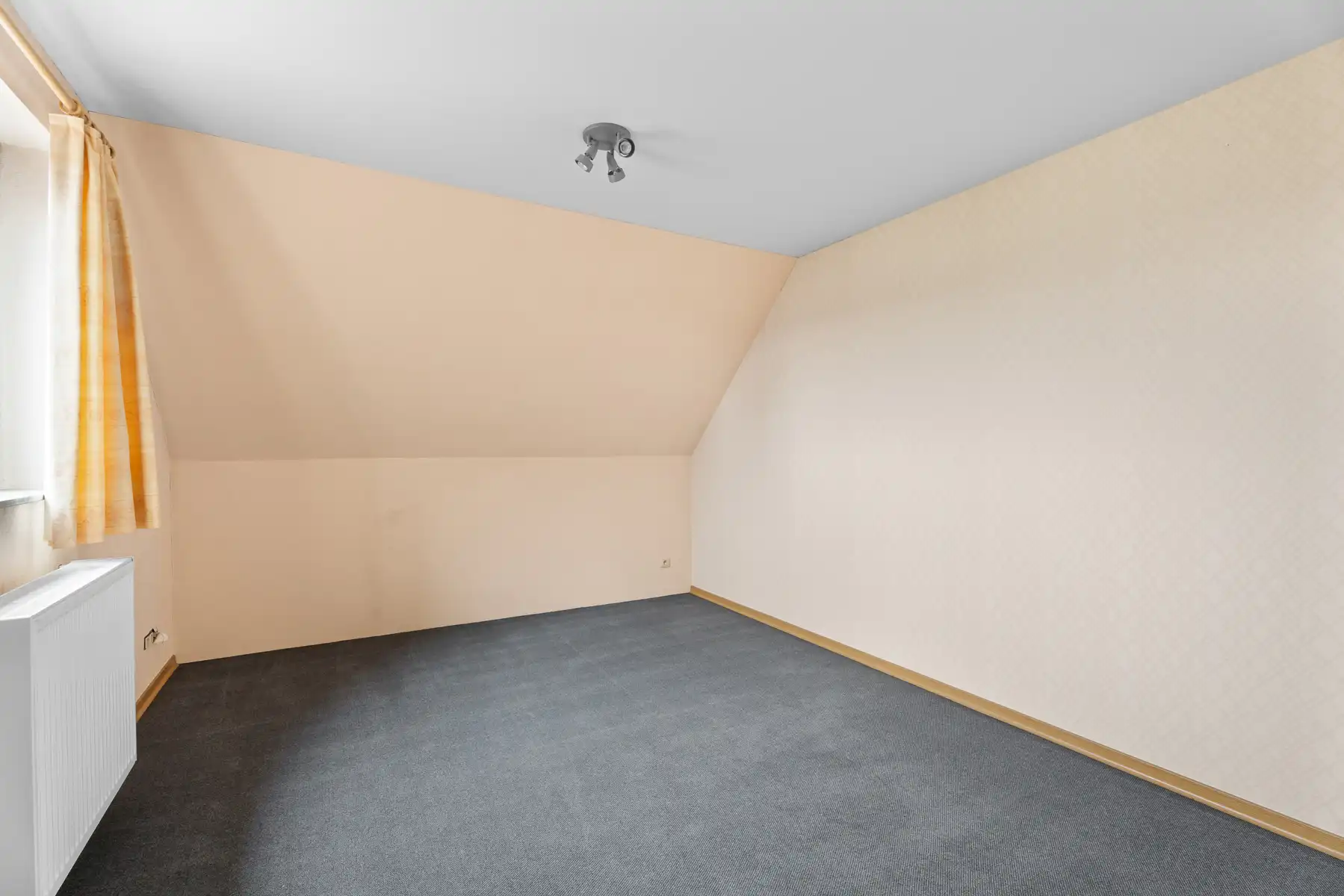 Unieke woning met een openzicht te Knesselare! foto 15