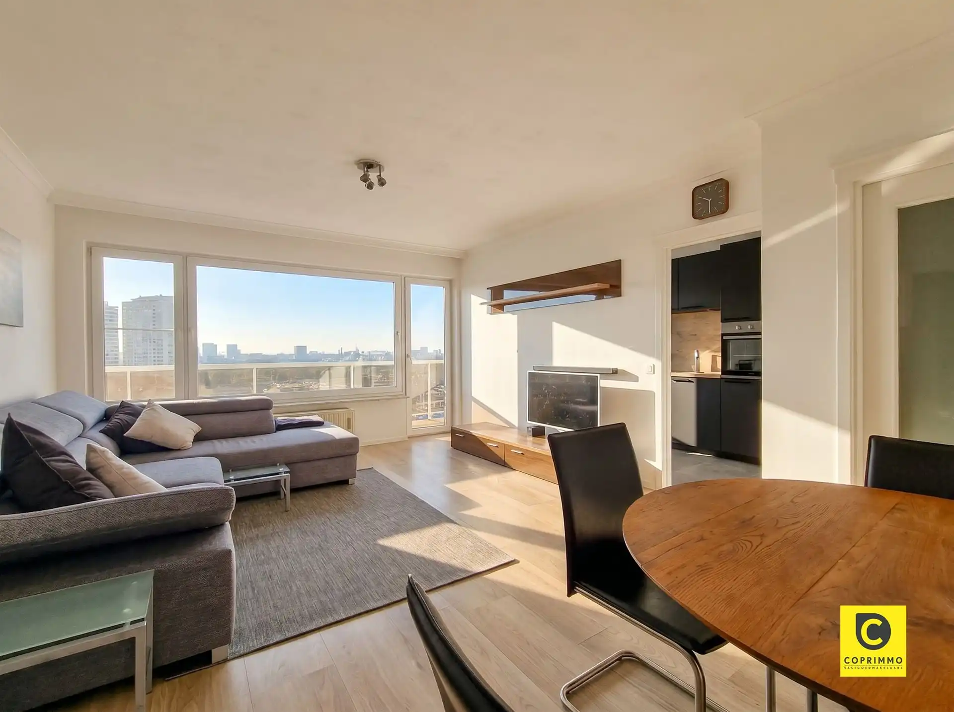 2 slaapkamer appartement met prachtig zicht! foto 12