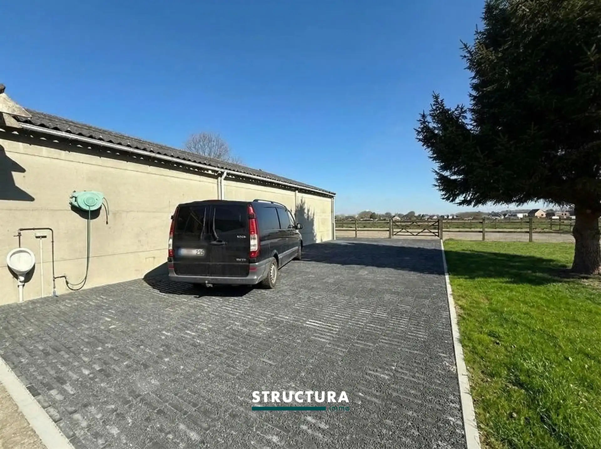 Gerenoveerde woning met weide en paardenstal foto 22