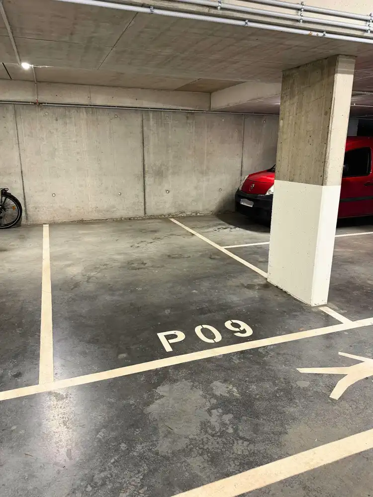 Parkeerplaats te huur in Sint-Pieters-Leeuw foto 3