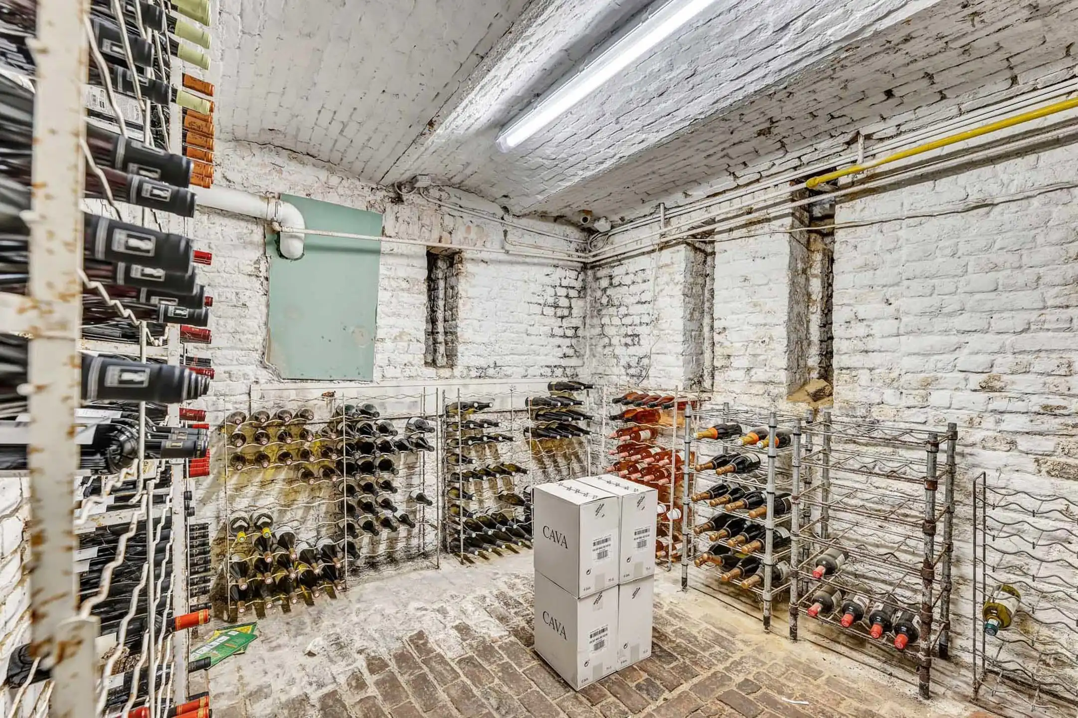 Gewaardeerd restaurant/handelspand met appartementen foto 21