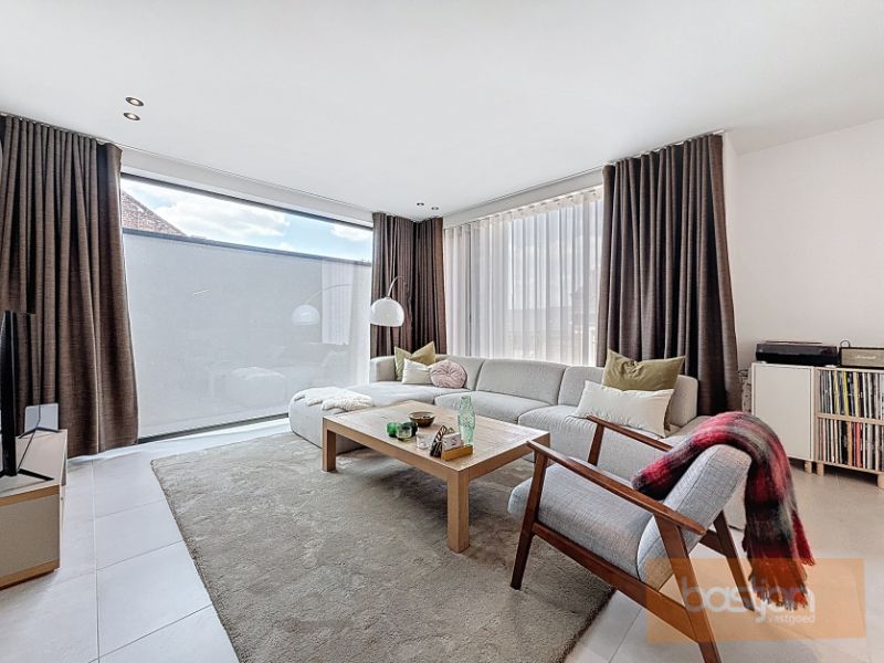 🏡 Uniek triplex appartement te huur in hartje Kortrijk! foto 8