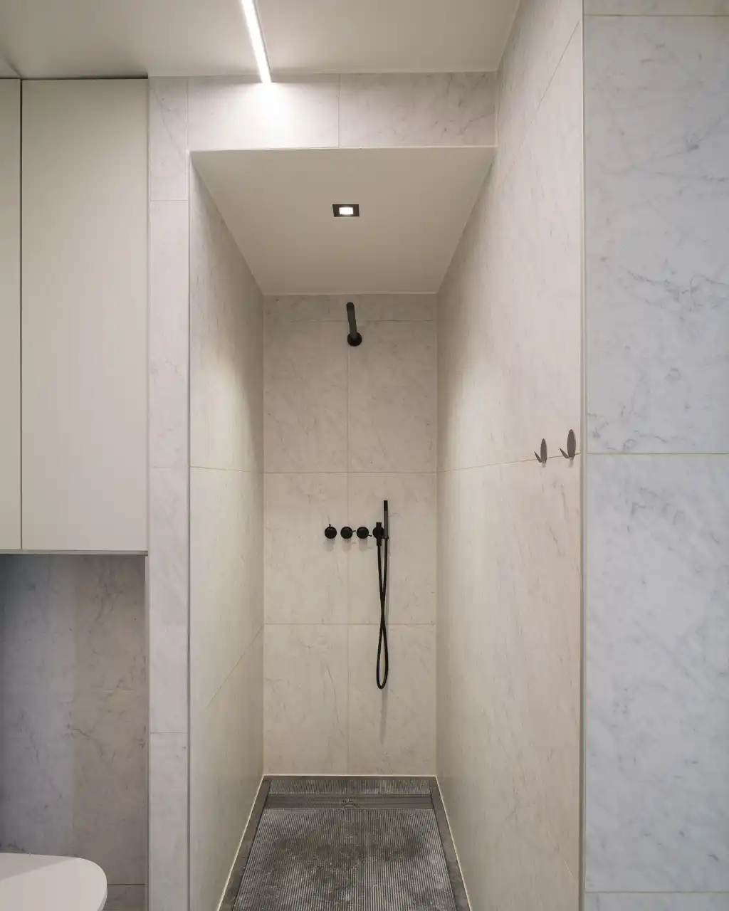 Luxueus en lichtrijk 2-slaapkamer appartement met ruim terras foto 15