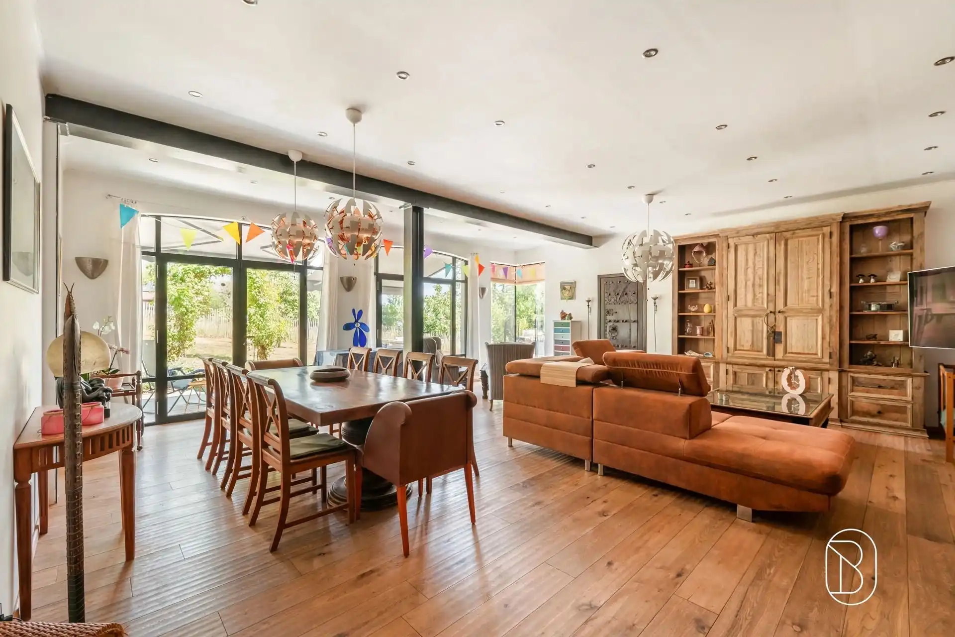 Ruime karakterwoning met 4 slk, grote tuin en charme. foto 14