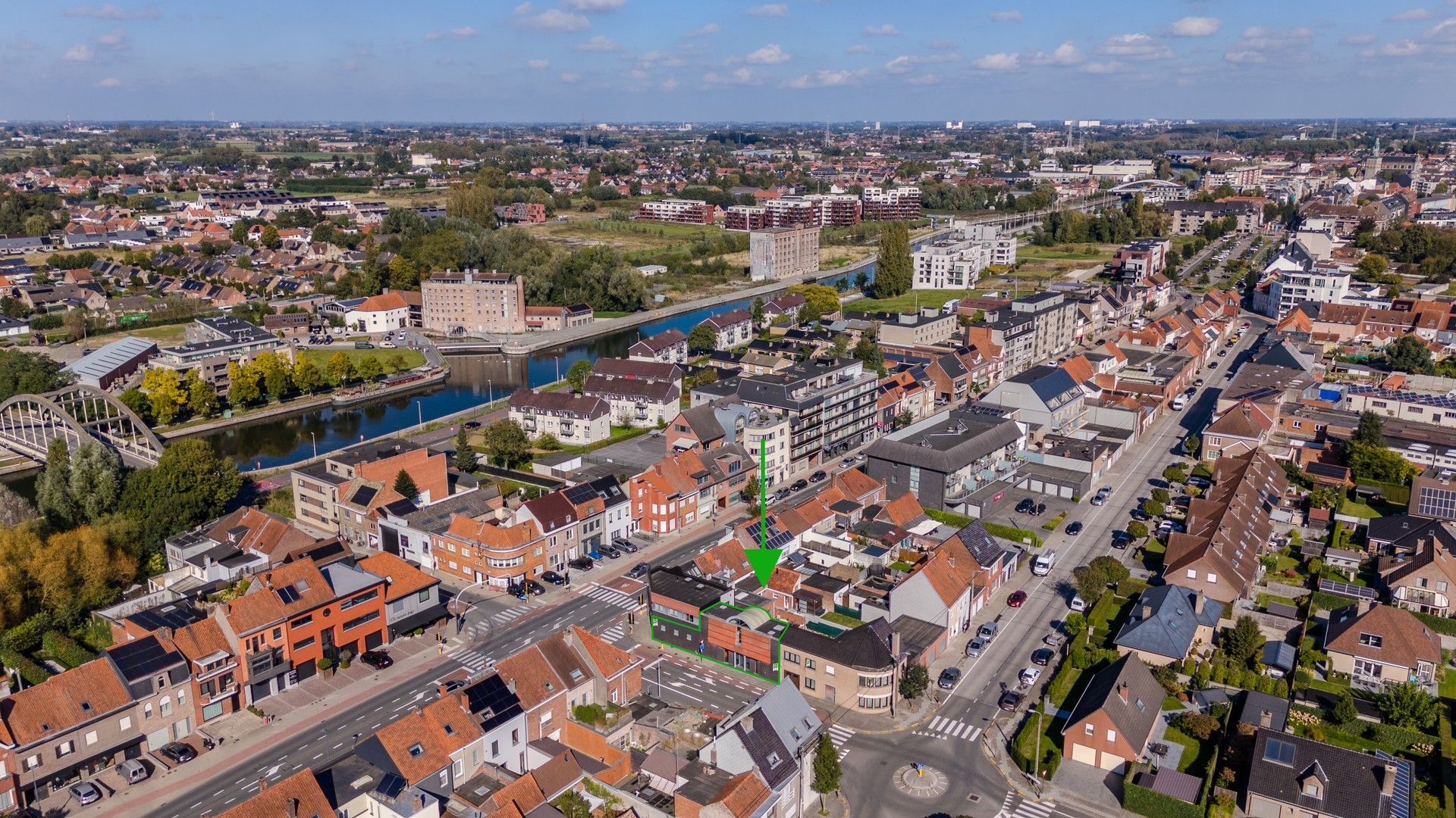 COMMERCIEEL GEBOUW - 214 M² BRUIKBARE RUIMTE foto 3