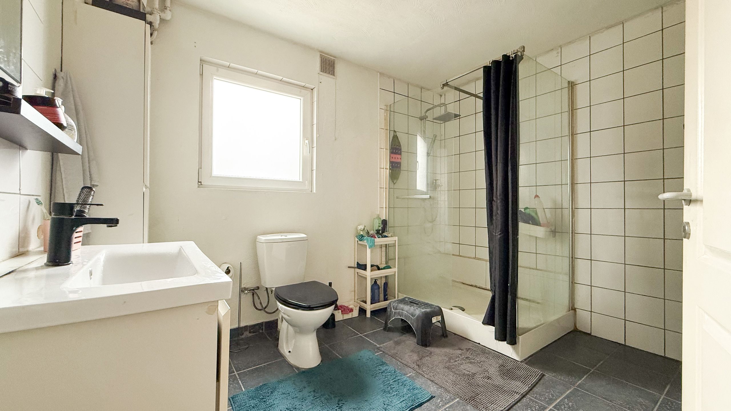 Half open gezinswoning, centraal gelegen, met 3 slaapkamers! foto 15