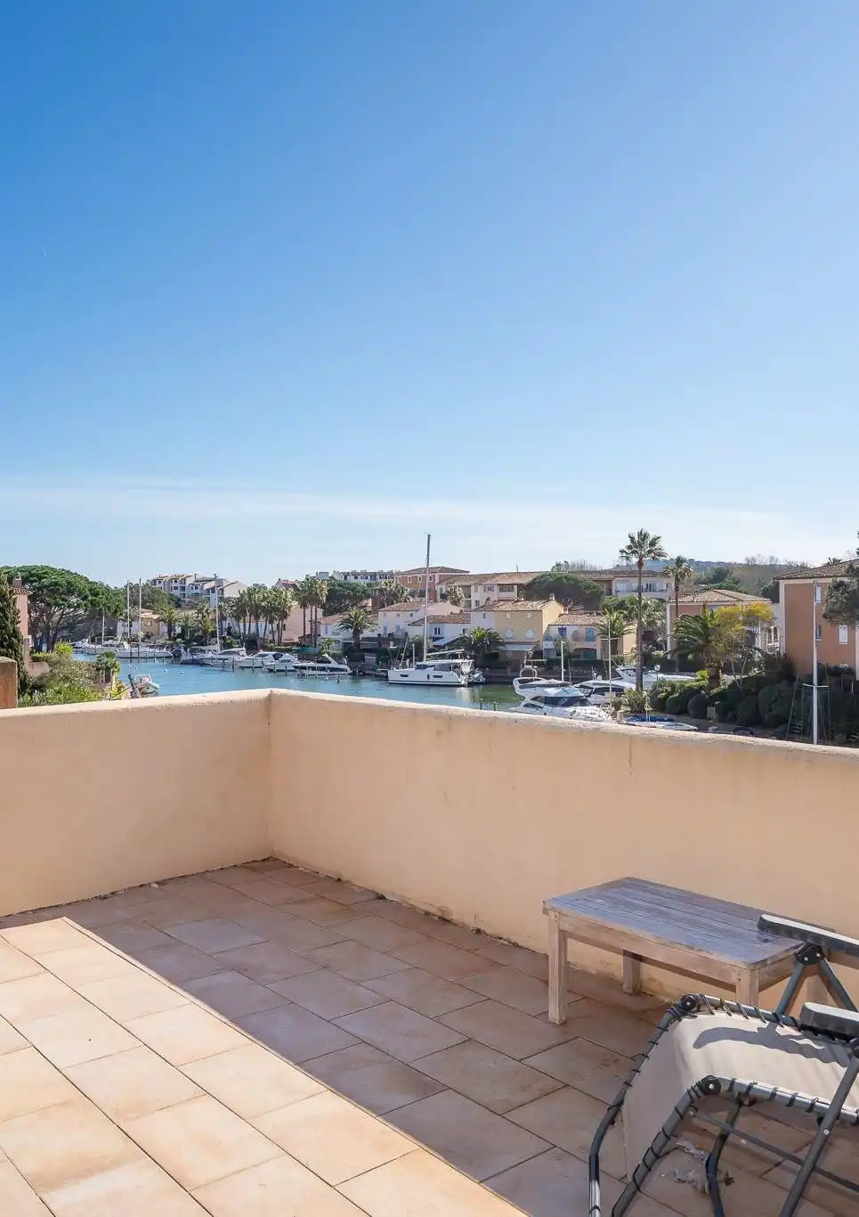 Charmante vakantiewoning met private aanlegplaats en zwembad te PORT GRIMAUD foto 14