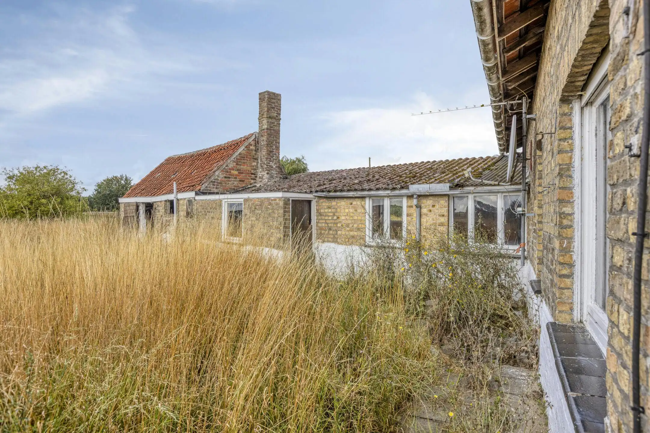 Te renoveren/af te breken woning te Leisele (Alveringem). foto 14