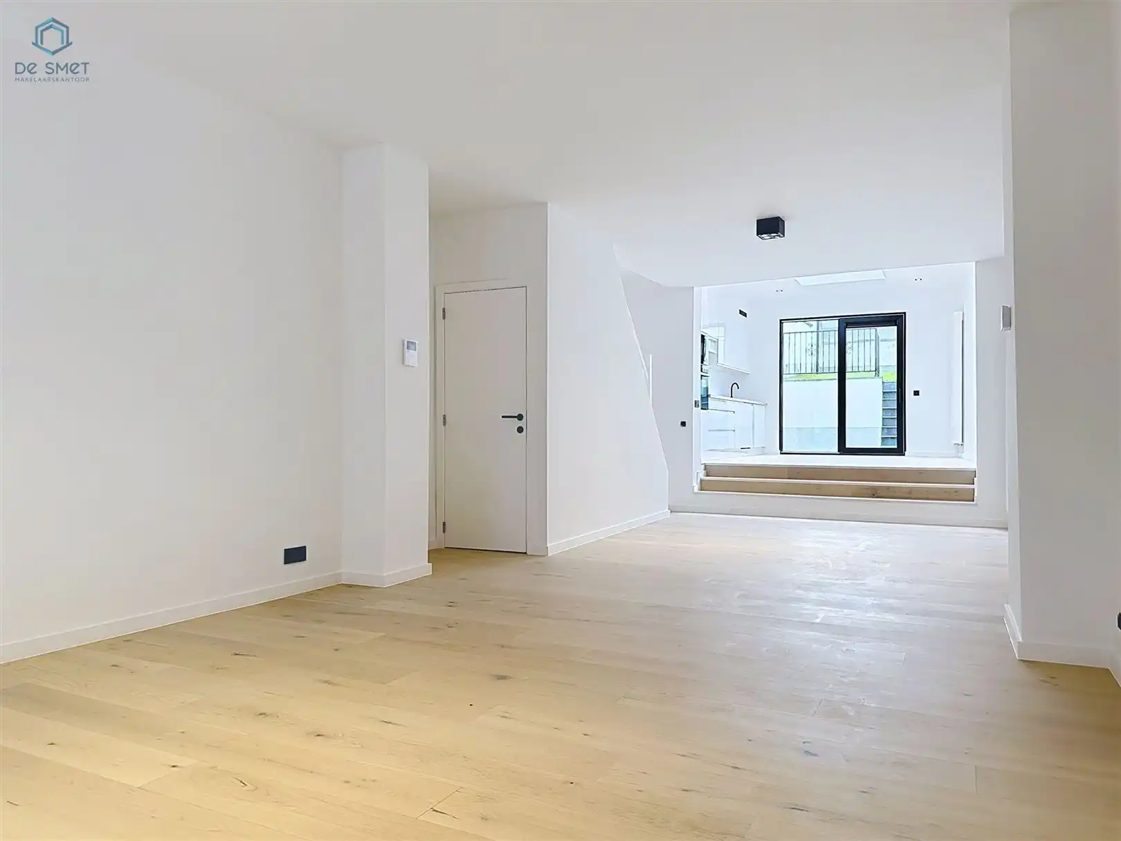 Prachtig gerenoveerde herenwoning met 5 slpks, 2 badkamers en tuin in het hart van Geraardsbergen foto 3