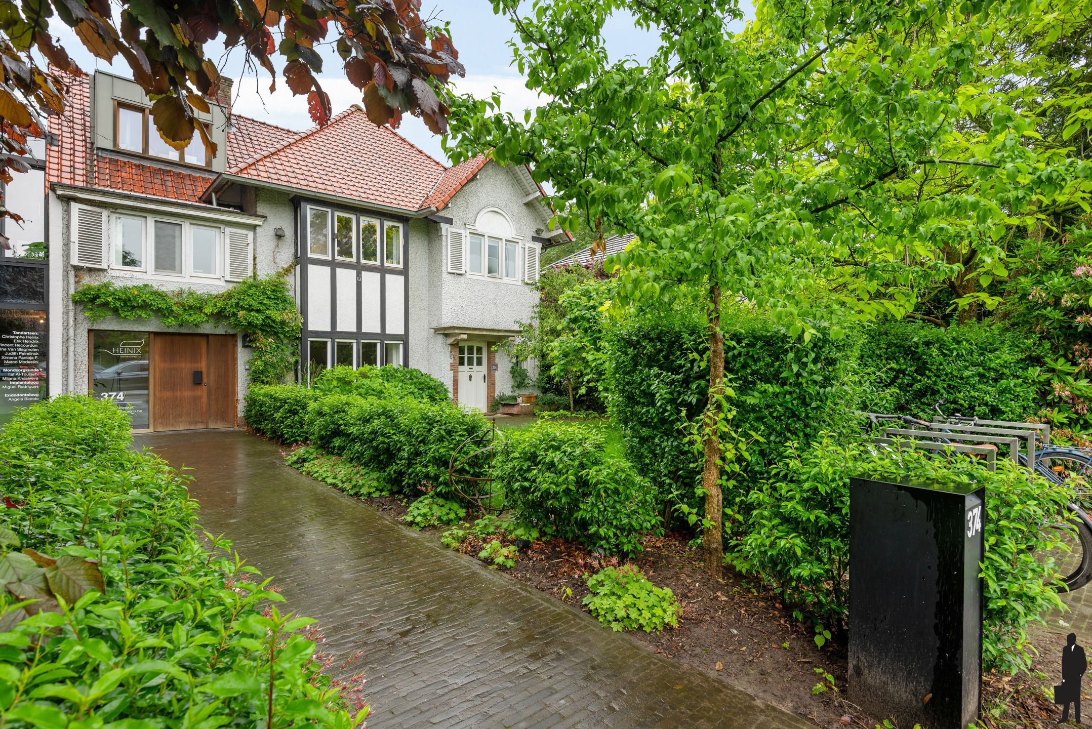 Zeer ruime woning (ca.250m²) met 6 slaapkamers & 2 badkamers foto 2