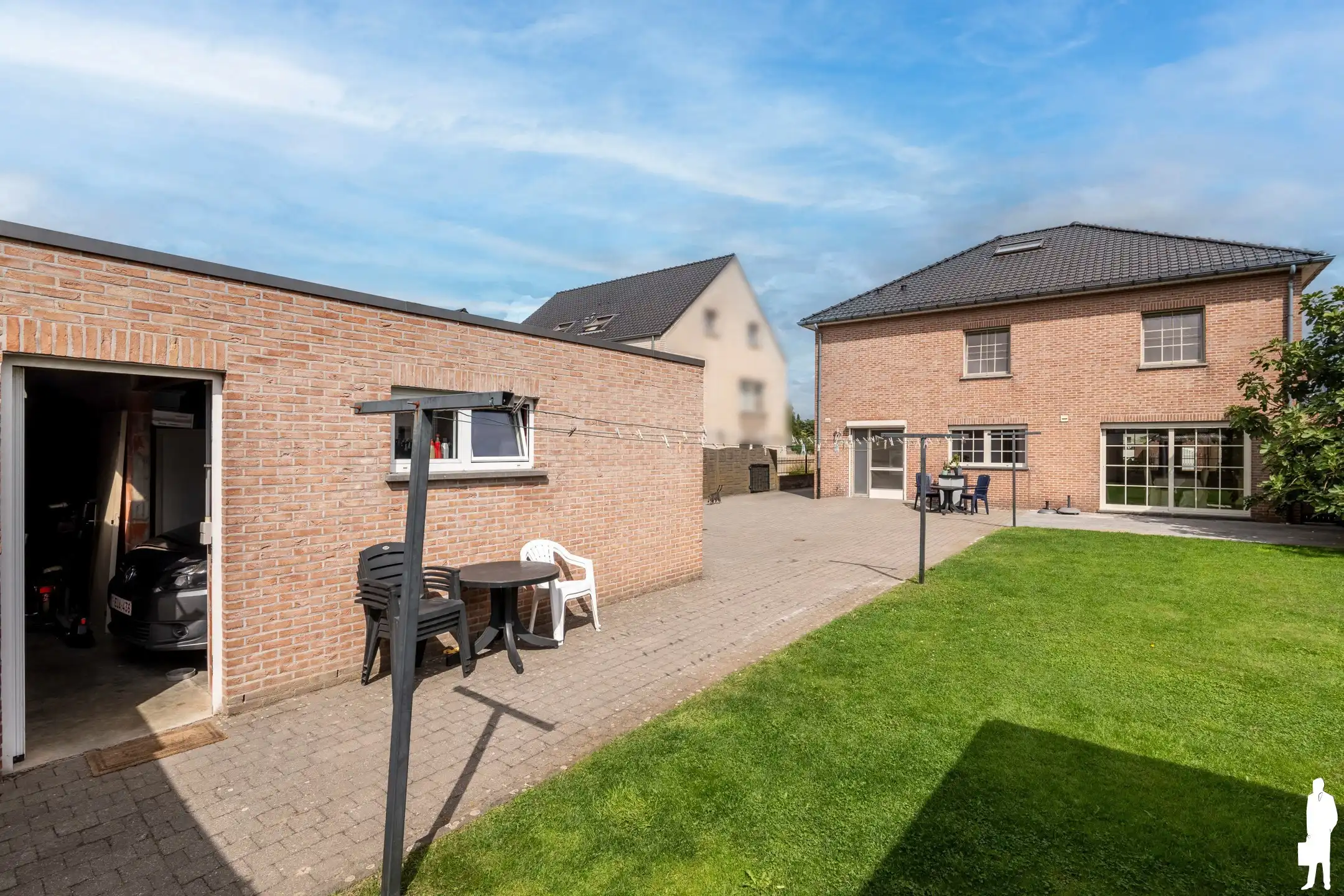 Ruime woning met 6 slpks. en grote kelder nabij Nederland foto 22