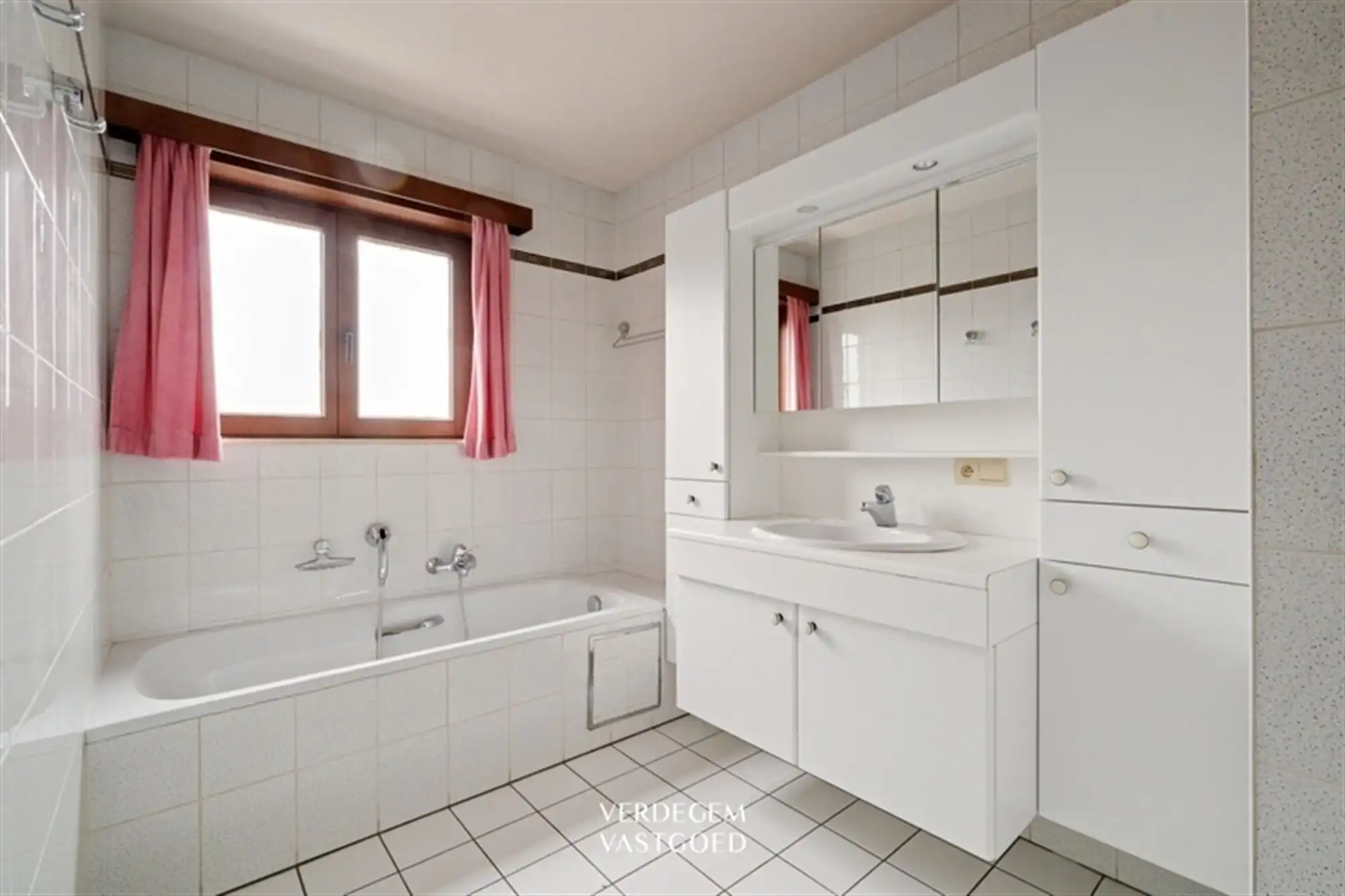 Centraal gelegen duplexappartement met 3 slaapkamers, 2 terrassen en garage foto 7