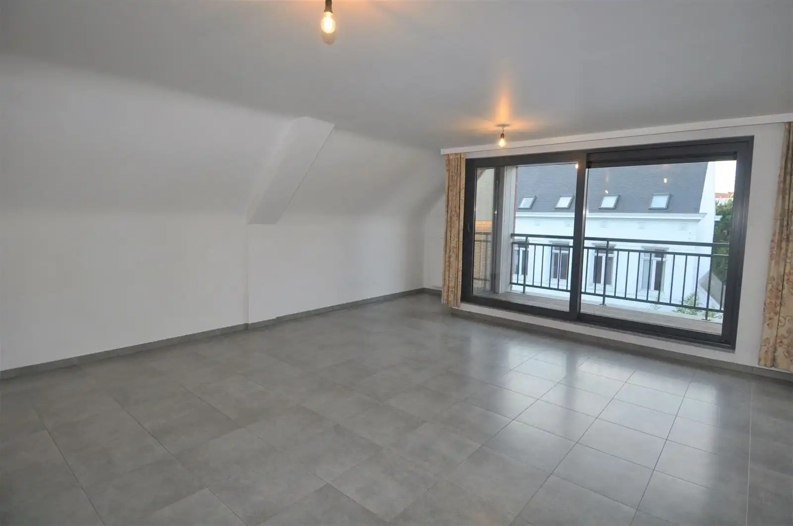 Duplex appartement met 3 slaapkamers, terras en garage foto 3