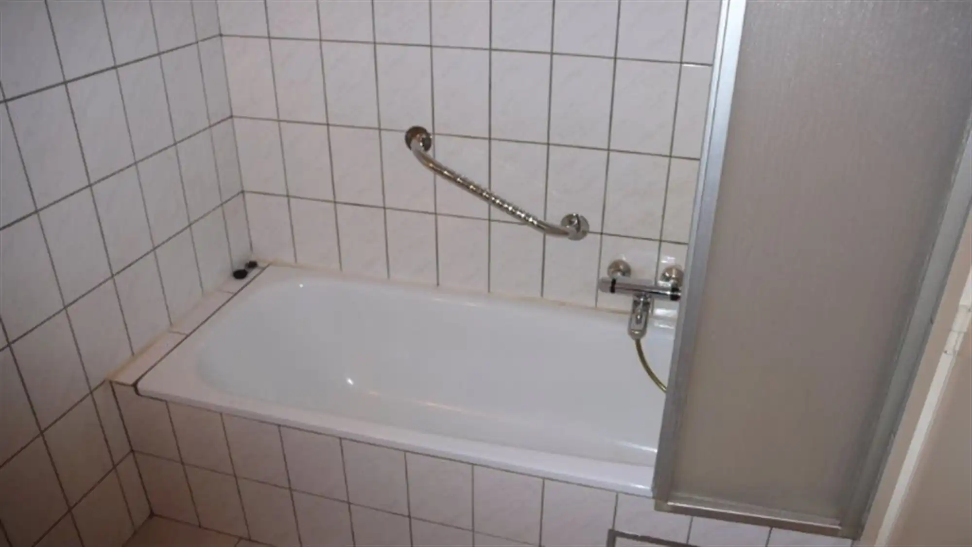 Modern appartement aan stadsrand foto 11