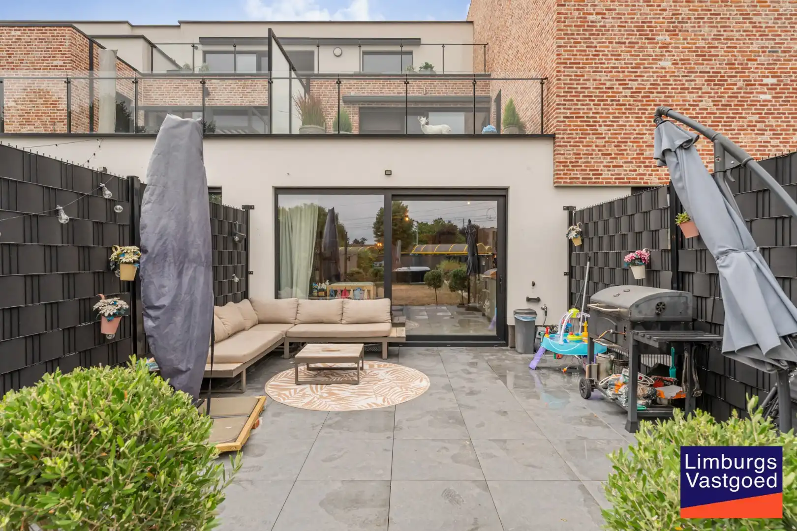 Gelijkvloers appartement (95m²), 2 slpk, ruim terras/tuin, autostaanplaats + kelderberging foto 19