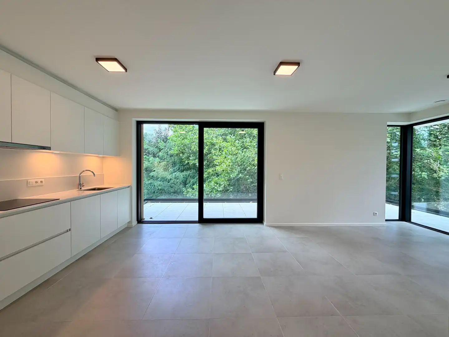 Modern appartement op toplocatie in Rumbeke! foto {{pictureIndex}}