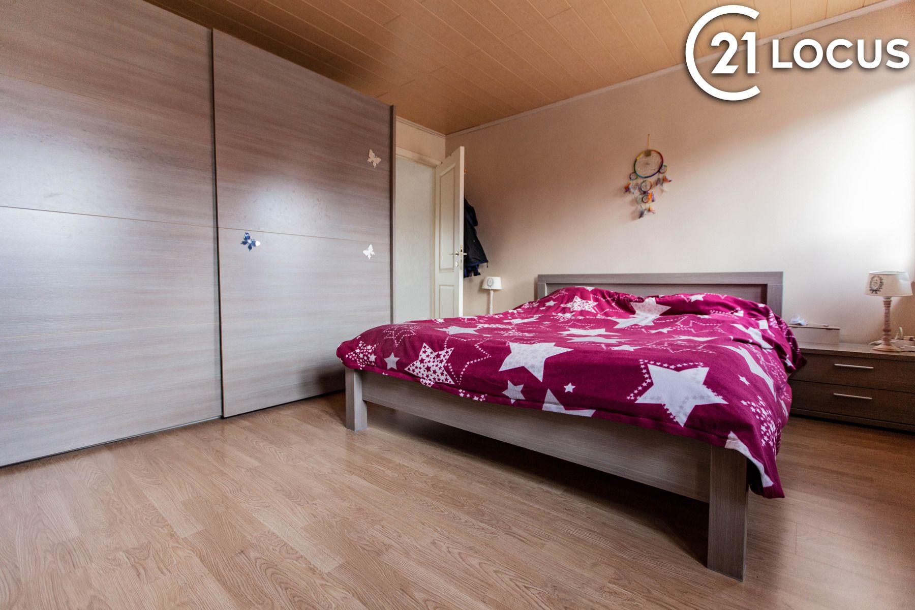 Op te frissen woning met grote weide , unieke kans in Beveren foto 9