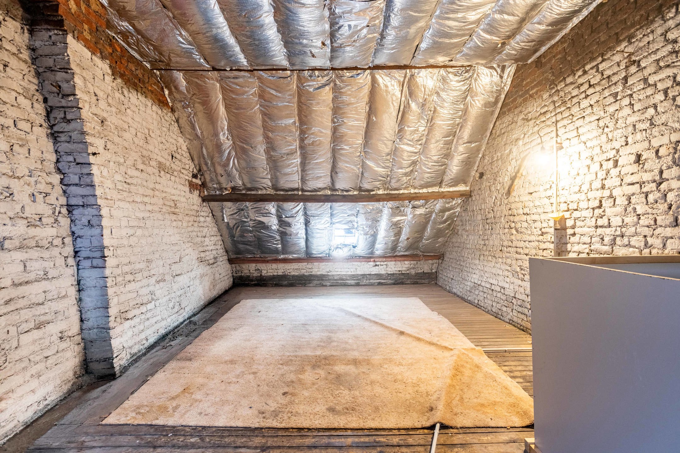 Te renoveren woning met terras op interessante locatie! foto 16