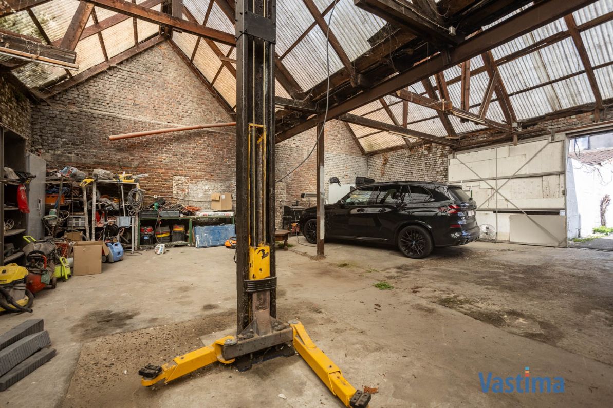 Twee aanpalende woningen met loods nabij centrum Aalst – ideaal voor wonen, werken of project foto 21