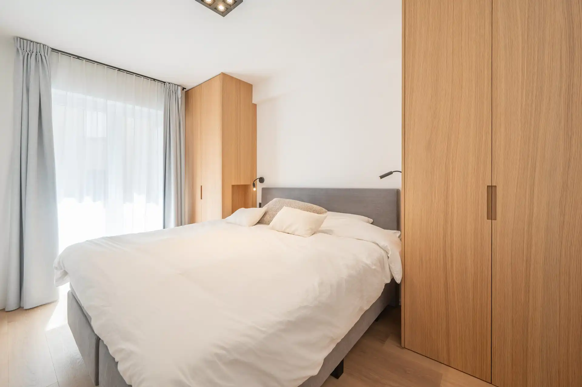 Prachtig twee slaapkamer appartement met zijdelings zeezicht, vlak bij de Kustlaan foto 13