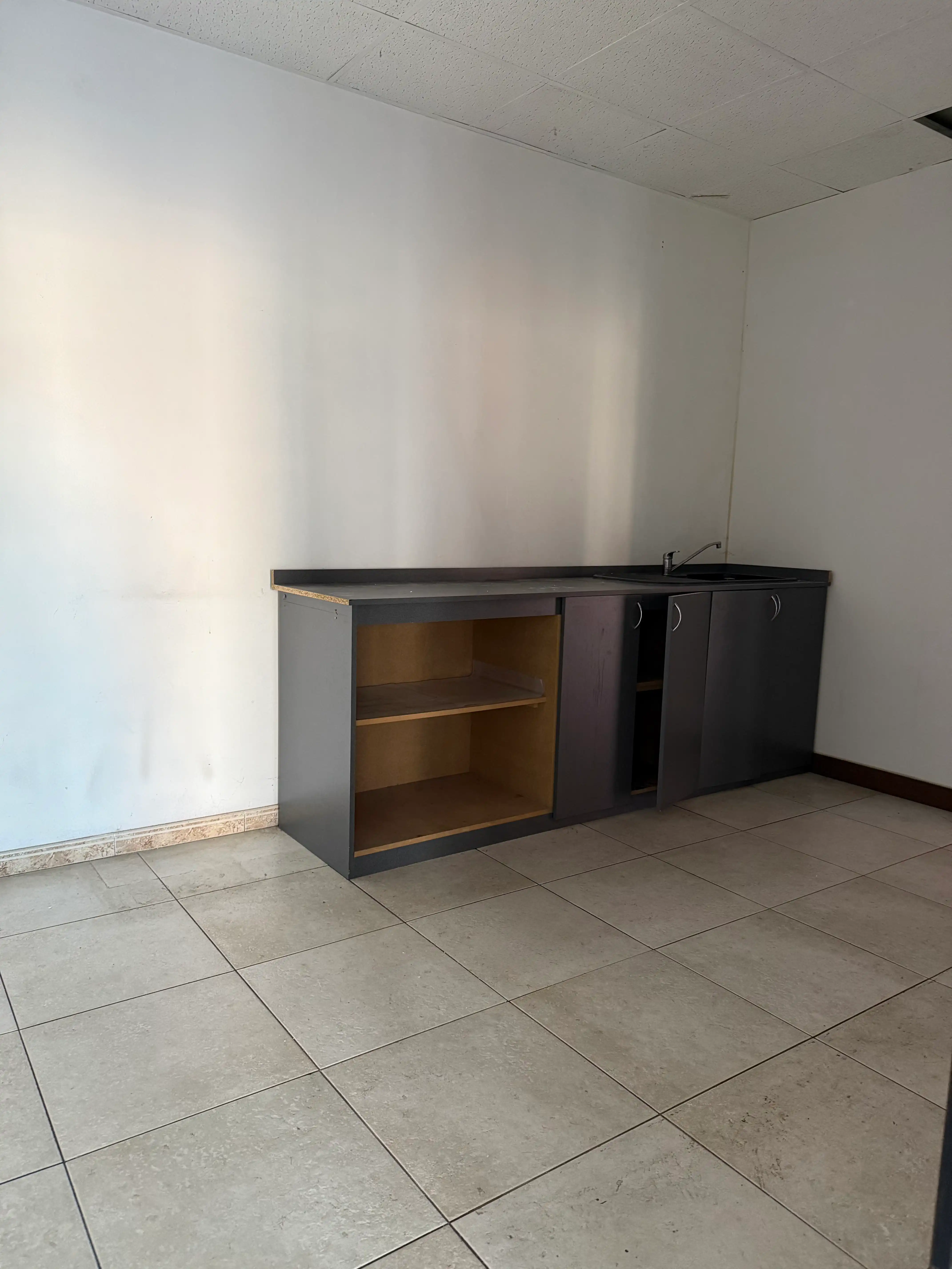 ✨ Uitzonderlijk handelspand te huur op De Vloot 3 – een locatie met uitstraling en potentieel foto 5