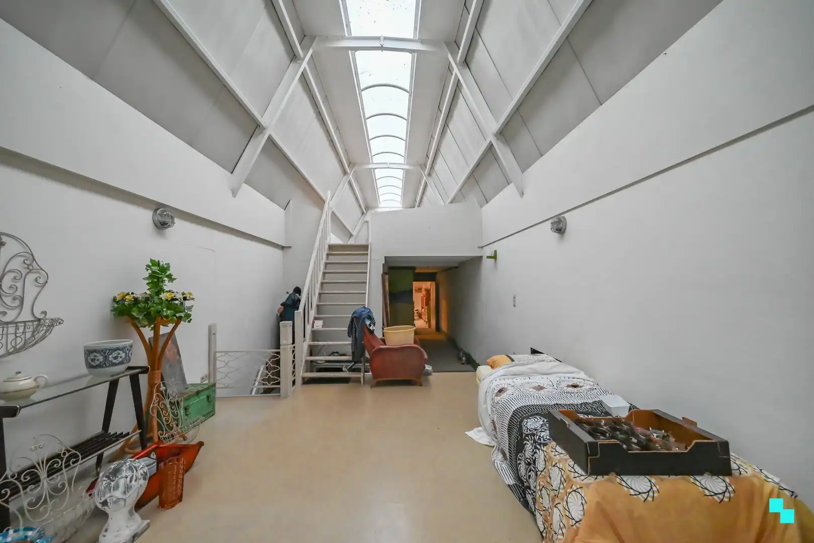 Opbrengsteigendom met winkelruimte én ruime garage in centrum Izegem foto 18