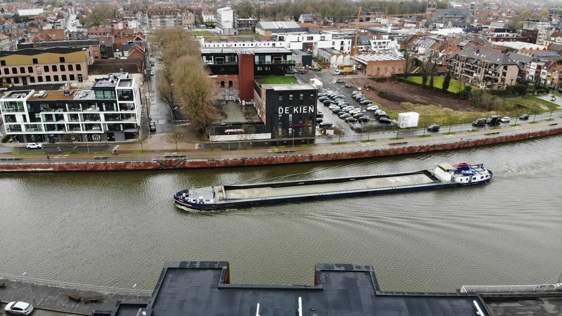 Verhuurd Appartement ( 93,1 m²) aan de Leie met 2 kamers en een terras (van 5,2 m²) foto 7