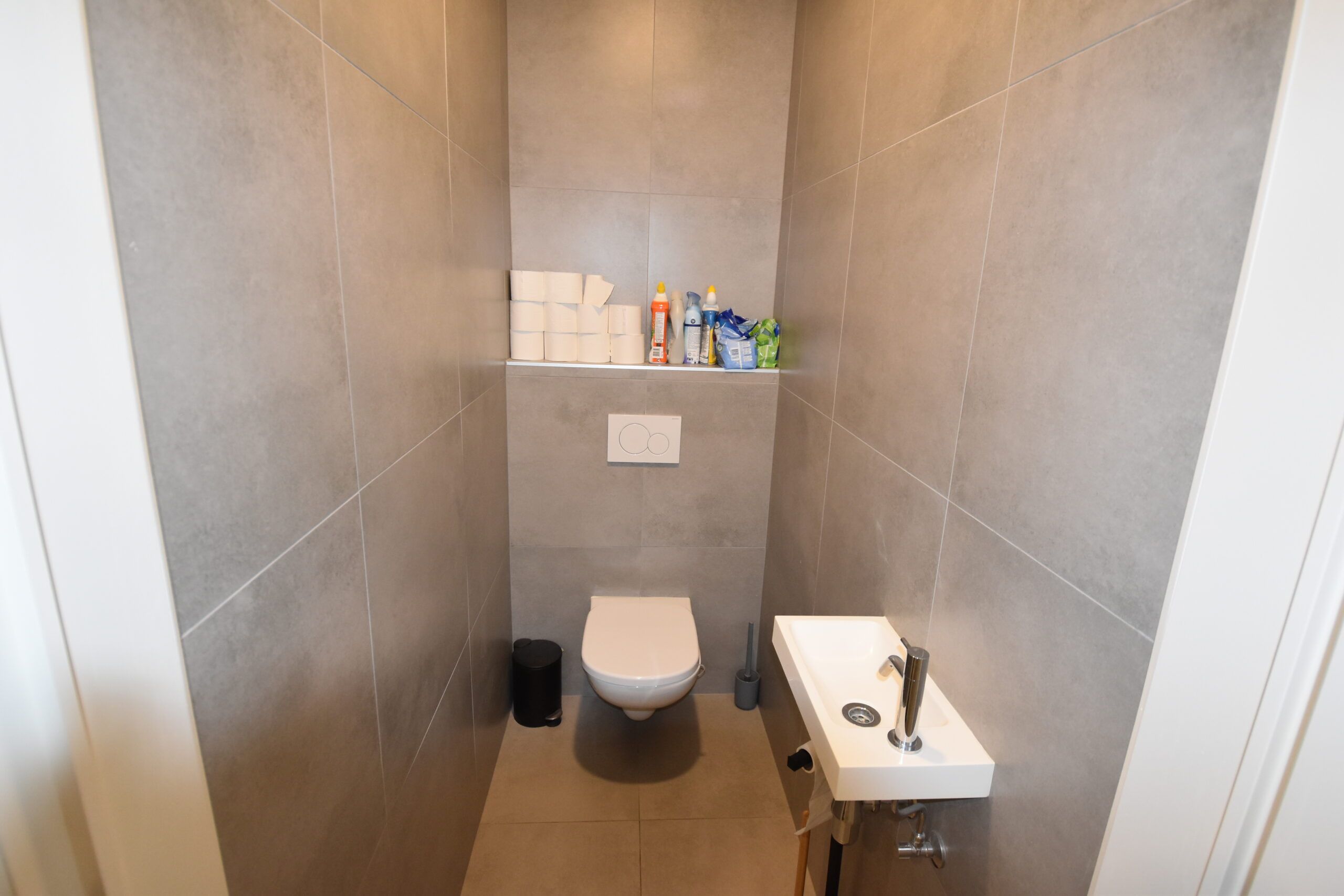 Gelijkvloers appartement (2 slpks) met garage en tuin in Nieuwkerken-Waas foto 4