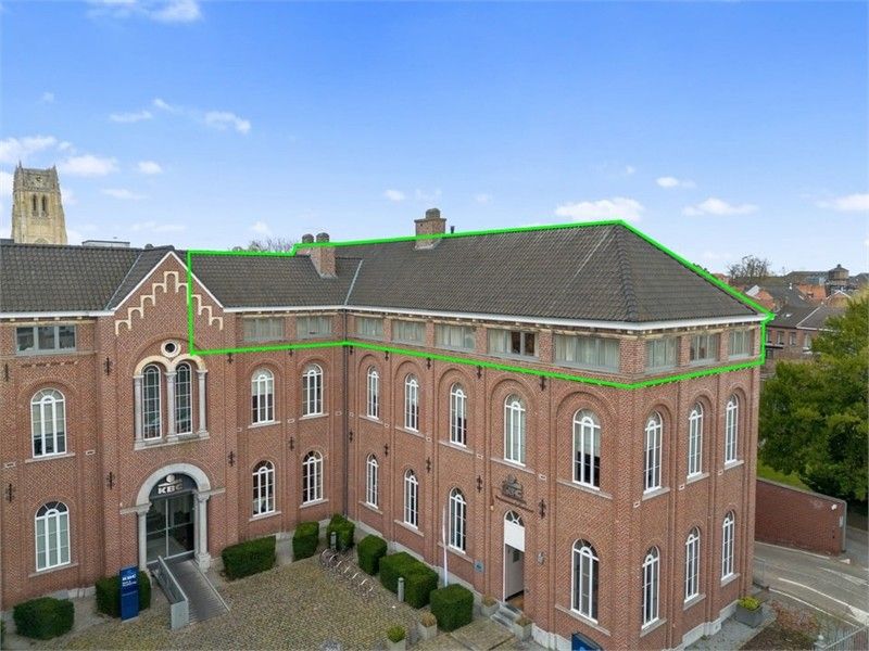 LUXUEUS APPARTEMENT VAN 365M² MET AFWERKING VAN HOOGSTE KWALITEIT IN TONGEREN foto 2
